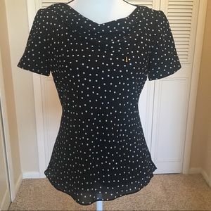 😍 Cute Polka dot top with sleeves